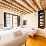 Le Marais L 3Br - Home In Paris With Terrace